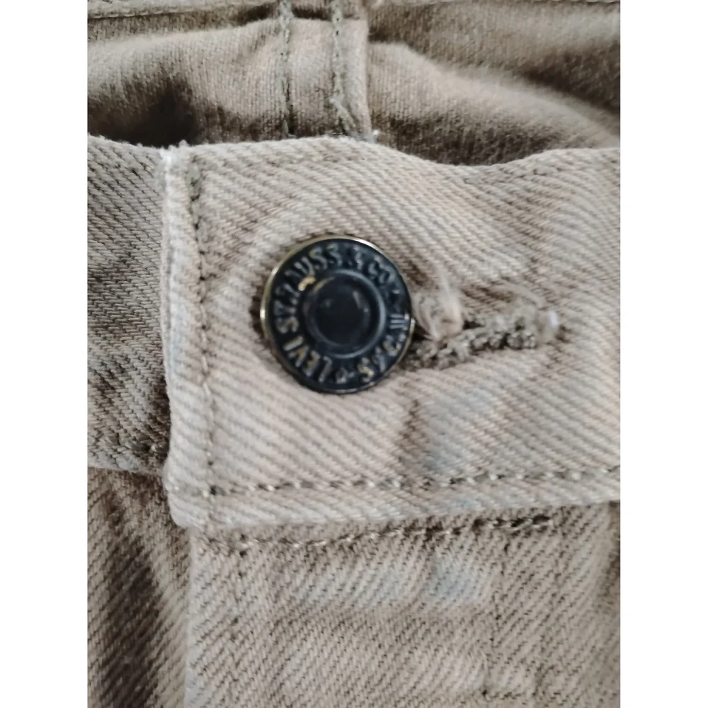 Levis complementary tokens